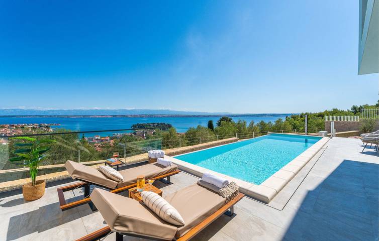 Gemütliche 2-Zimmer-Wohnung mit Pool und Terrasse in der Nähe der Küste und des Stadtzentrums in Preko, Insel Ugljan