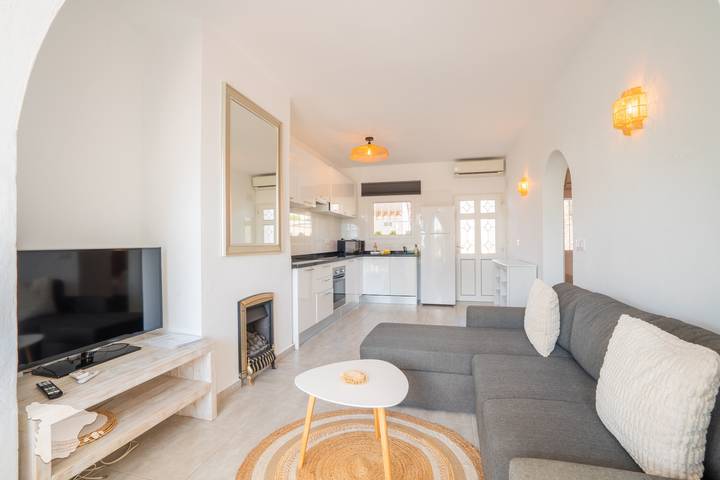 Bungalow für 4 Personen, mit Kinderpool und Balkon sowie Garten in Alicante Provinz - 3