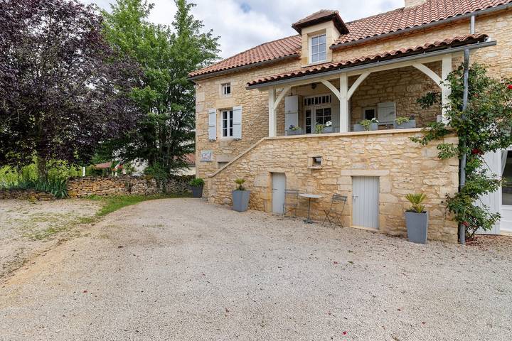 Apartamento «La Cazelle» con piscina compartida y aire acondicionado in Montcabrier, Quercy