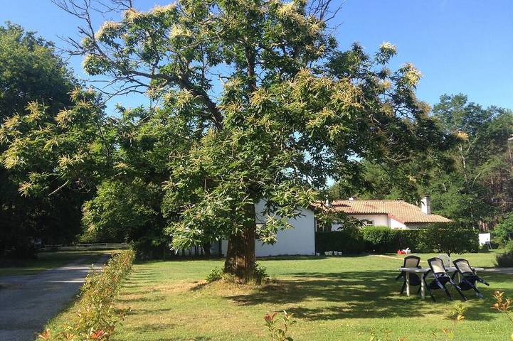 Gîte pour 2 personnes, avec piscine à Brach
