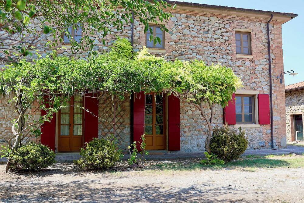 Podere La Sterza Prachtig Huis Midden de Bossen en Heuvels in Toscane in Lajatico, Etruskische Küste