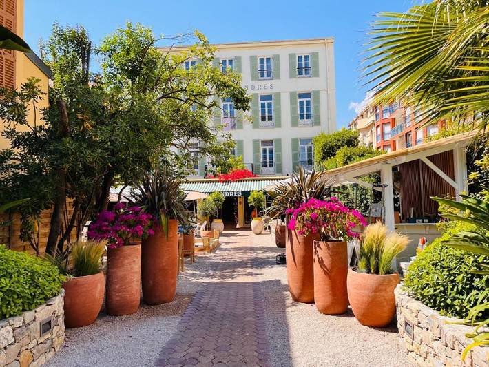 Hôtel pour 2 personnes, avec Terrasse ainsi que Jardin et Vue