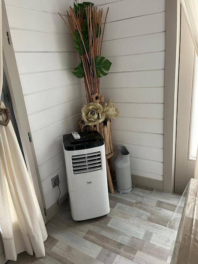 Two-Bedroom House in Villebon-sur-Yvette, Essonne