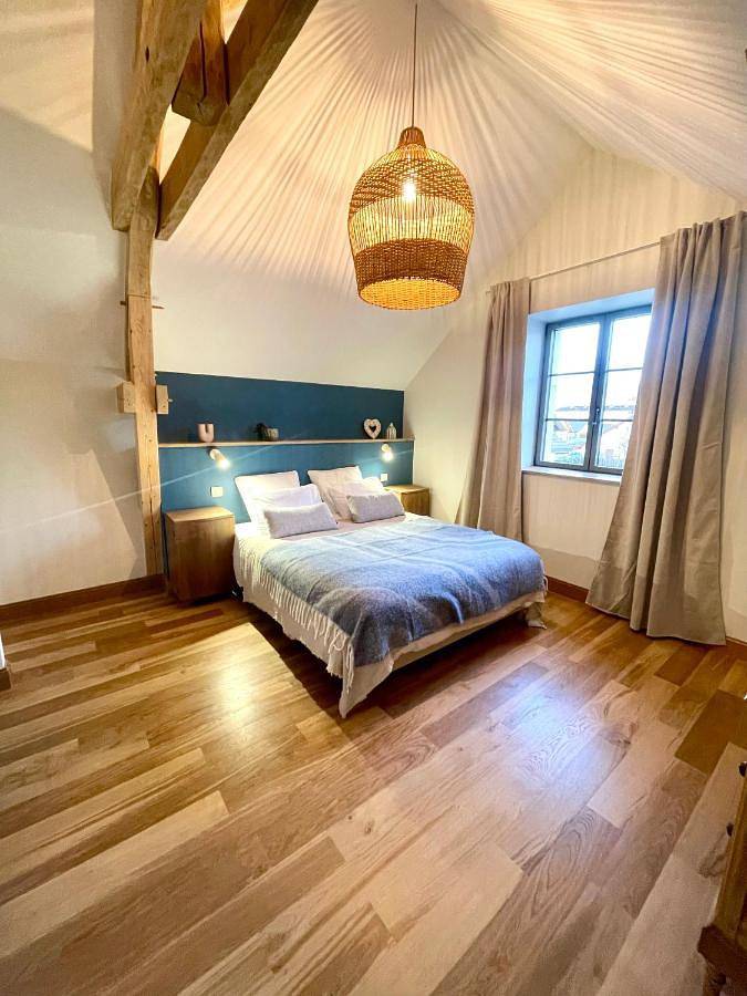 Maison d’hôte pour 2 personnes, avec vue ainsi que jardin et piscine à Yenne