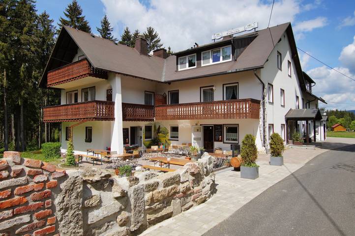 Pension, mit Terrasse und Garten