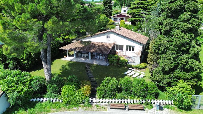 Villa per 6 persone, con Giardino e Vista lago a Manerba del Garda