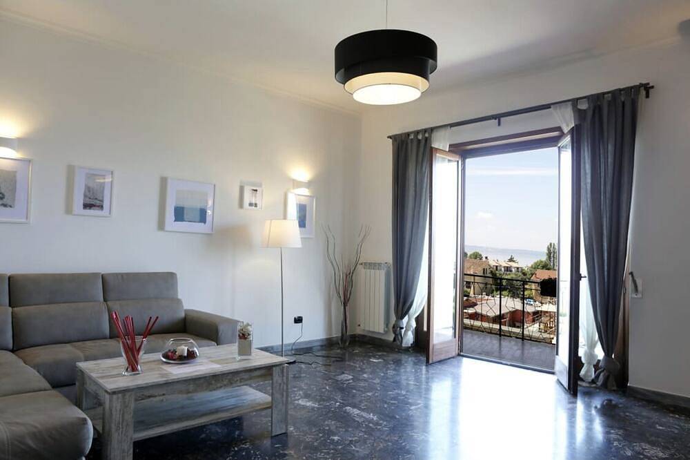 Ganze Wohnung, Pepè apartament .Comfort and tranquility of your vacation. in Trevignano Romano, Braccianosee