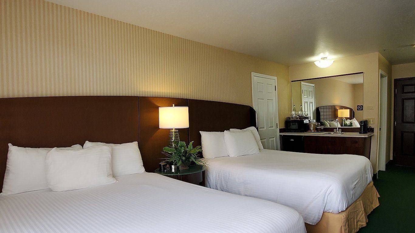 Rogue Regency Inn Medford Airport in Medford, Oregon