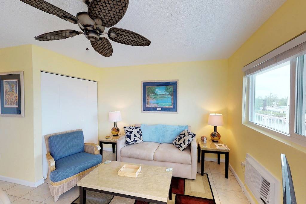 Ganze Wohnung, Canal Front Wohnung mit herrlichem Blick, günstige Lage in Sombrero Beach, Marathon