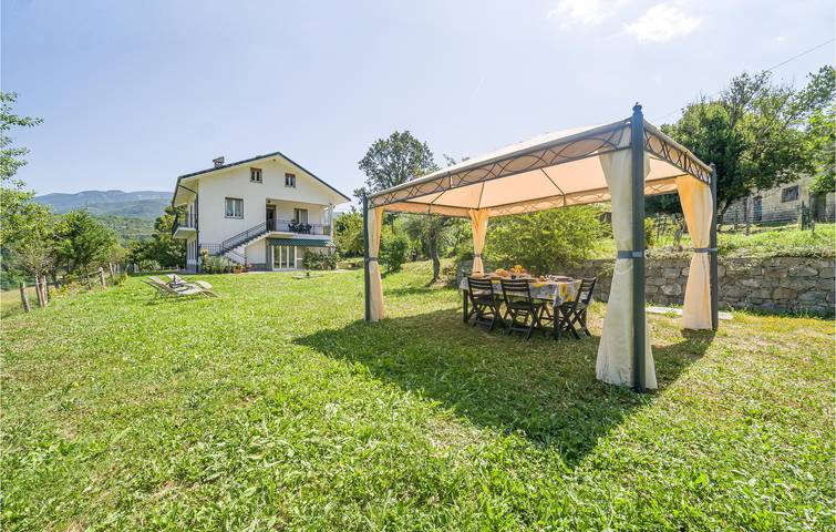 Casa vacanza per 6 persone, con Terrazza a Varese Ligure
