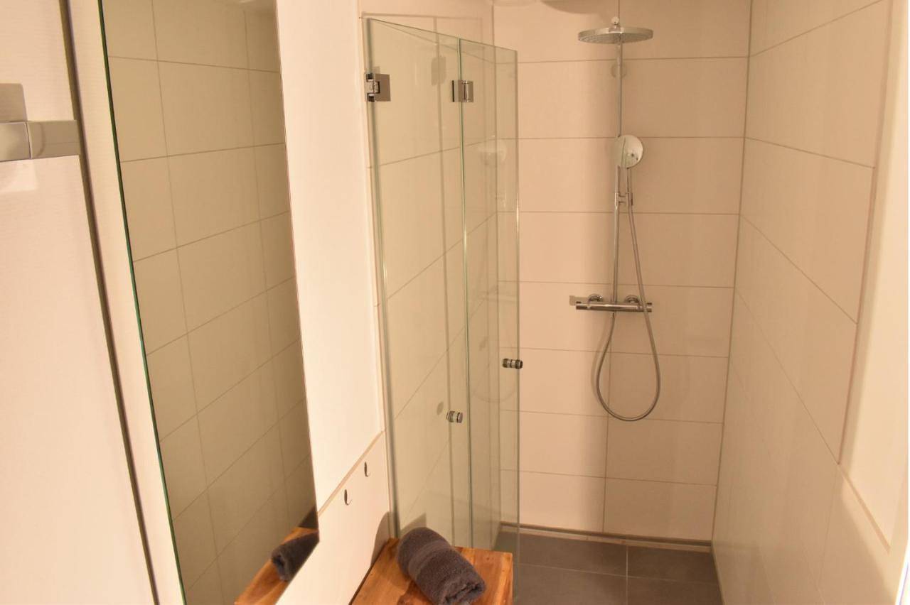 Ganze Wohnung, Ferienwohnung für 4 Personen mit Terrasse in Moos, Untersee