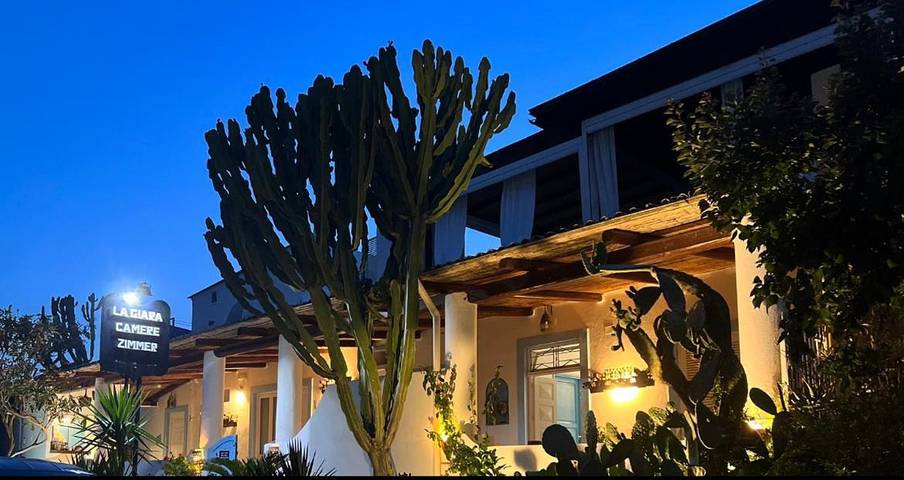 Chambre d’hôte pour 4 personnes, avec Terrasse dans Vulcano