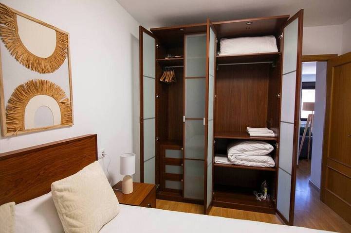 Appartement entier, Modern flat for Pyrenees Adventures - Free Parking in Sabiñánigo, Pyrénées Aragonaises