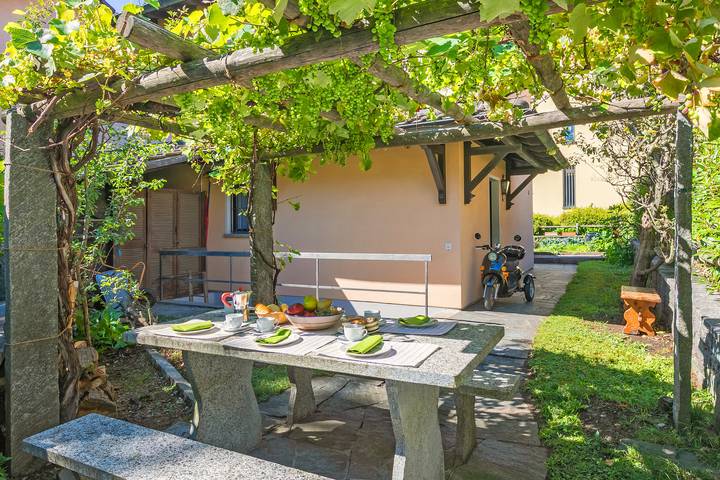 Casa Ana 1 with Garden & Parking for 3 in Losone, Alpes Ticineses y del Verbano