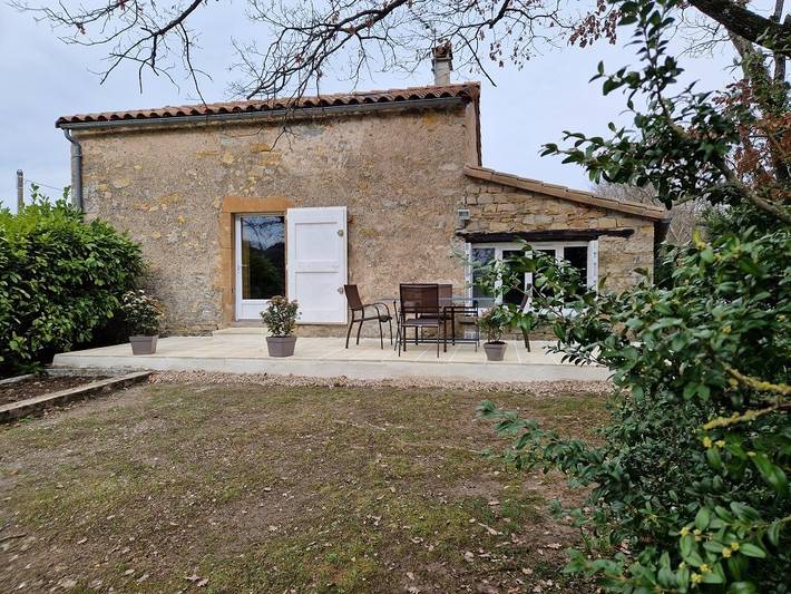 Gîte pour 4 personnes, avec jardin et terrasse à Saint-Georges-de-Luzençon - 4