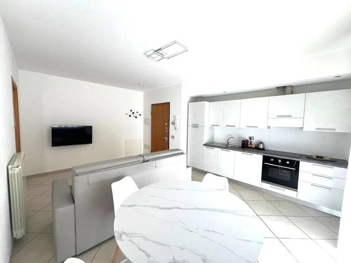 Gîte pour 4 personnes, avec terrasse ainsi que vue et jardin à Tirano - 3