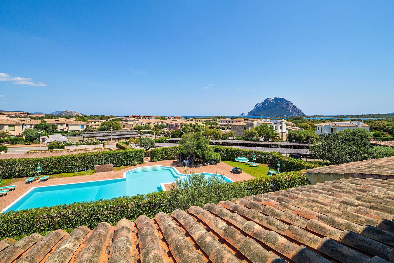 Casa Vacanze 'Il Balcone Su Tavolara' con Vista Mare, Piscina in Comune e Aria Condizionata in Porto San Paolo, Loiri Porto San Paolo