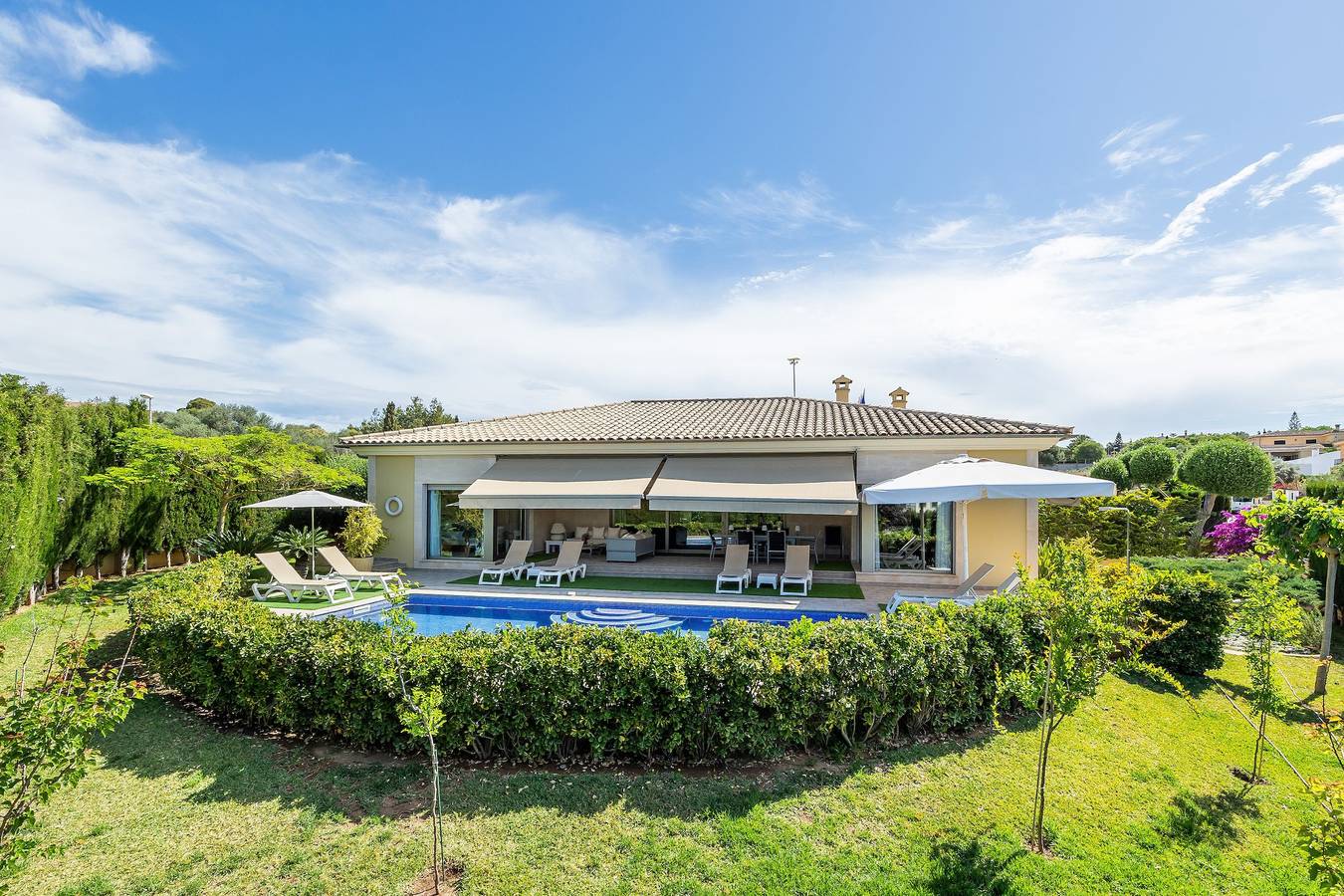 Villa Bellviure Luxury in Palma en una zona residencial, piscina privada, terraza y Wi-Fi. in Sant Marçal, Marrachí