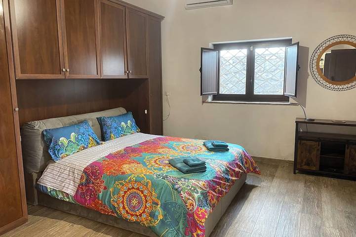 Entire apartment, Cosy and character-filled studio apartment with Pool near Beaches Taormina Etna in Fondachello, Mascali