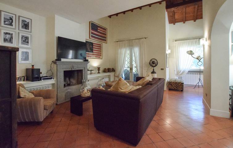 Chic Apartment with Terrace, WiFi & A/C Near Marina Velca in Marina Velca, Tarquinia