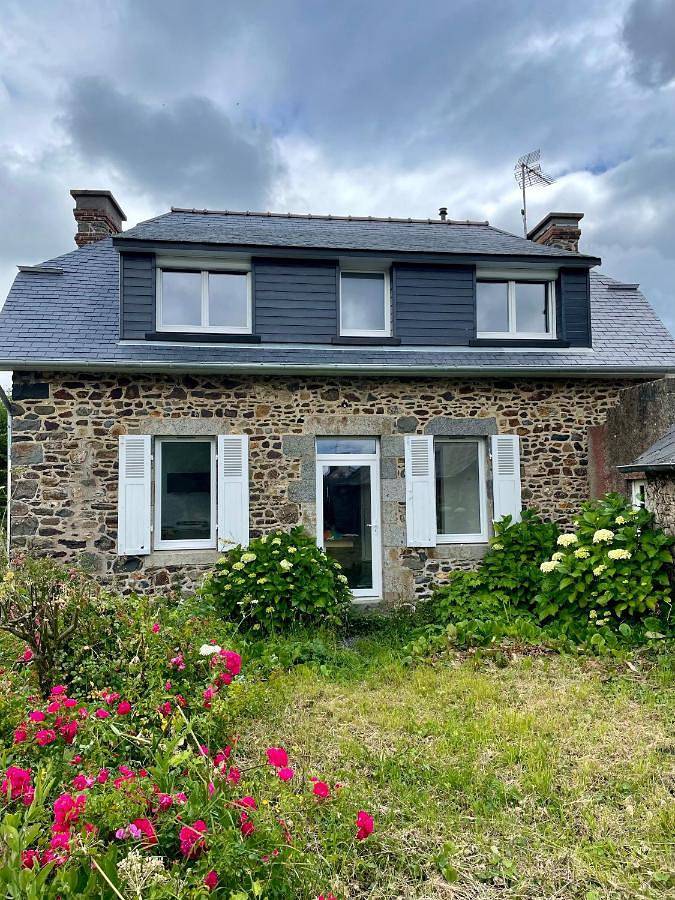 Location de vacances pour 8 personnes, avec jardin à Trégomeur