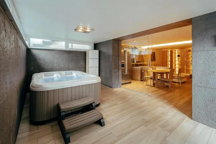 Apartamento de vacaciones para 6 personas, con balcón además de sauna y jacuzzi - 1