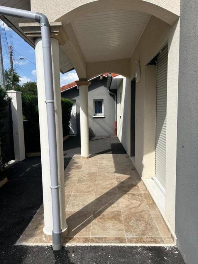 Location de vacances pour 6 personnes, avec Terrasse ainsi que Jardin et Vue à Mâcon - 2