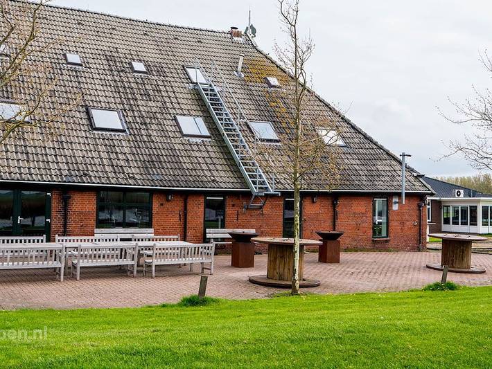 Ferienhaus für 60 Personen, mit Seeblick und Balkon/Terrasse sowie Terrasse in Lemmer
