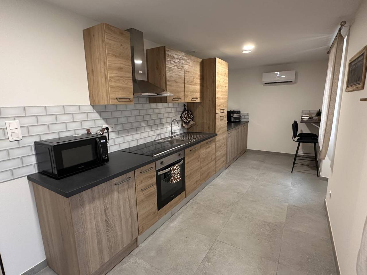 Casa rural en el corazón de Allier, se aceptan mascotas, Wifi y aire acondicionado in Buxières-les-Mines, Allier (desambiguación)