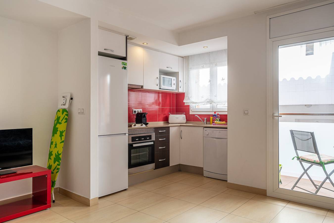 Appartement entier, Appartement 'S22 Sa Caleta' avec vue sur la mer, Wi-Fi et climatisation in Central Lloret de Mar, Lloret de Mar