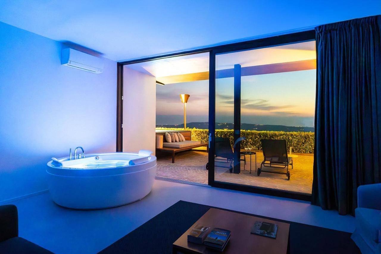 Casa sulle Langhe - Luxury Pool, Sauna and Jacuzzi in Diano d'Alba, Langhe
