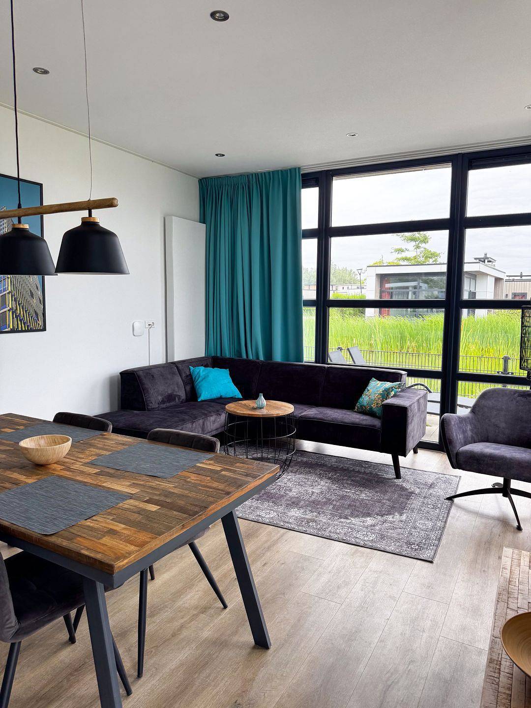 Top-modernes Chalet Ijssel Oase mit eingezäuntem Garten am Wasserlauf des Parks in IJssel