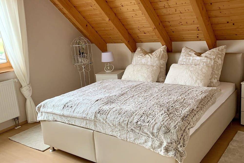 Ganze Wohnung, Moderne, Top gepflegte, große Ferienwohnung im Weserbergland, für 2-6 Personen. in Lauenförde, Landkreis Holzminden