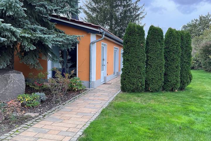 Ferienhaus für 3 Personen, mit Terrasse und Garten in Taucha