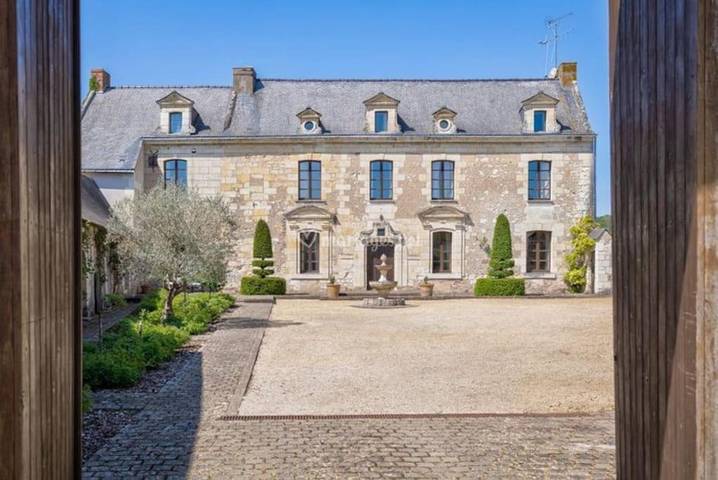Cottage pour 14 personnes, avec jardin et terrasse ainsi que vue et piscine à Charcé-Saint-Ellier-sur-Aubance