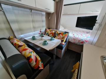 Gîte pour 6 personnes, avec terrasse ainsi que vue et jardin à Paliseul