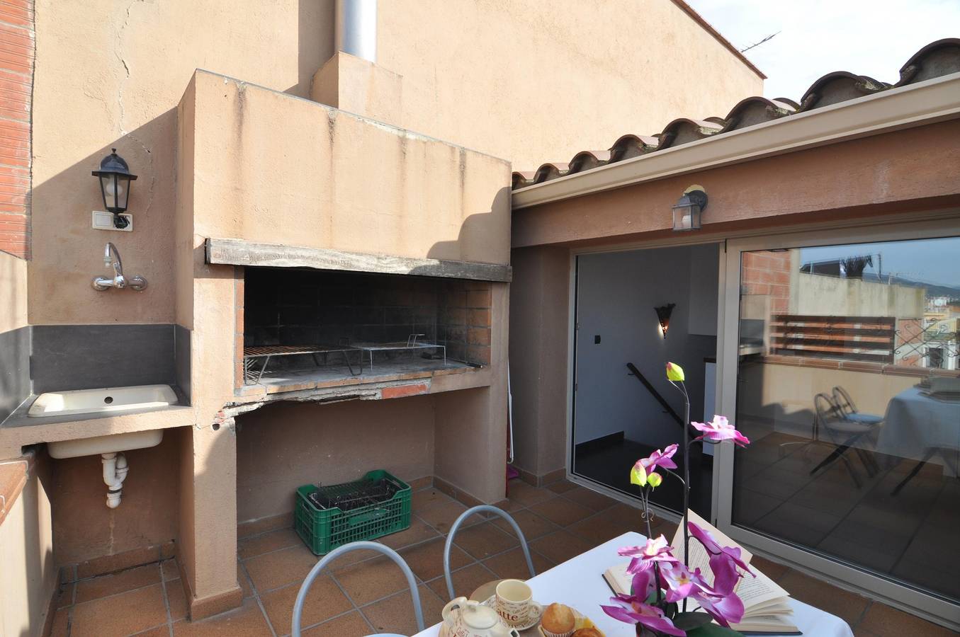 Apartamento entero, ¡Amplio Apartamento en Roses, Costa Brava! 4 Dormitorios, Cerca de la Playa, Wi-Fi Gratis. ¡Reserva Ahora! in Roses Centre, Roses