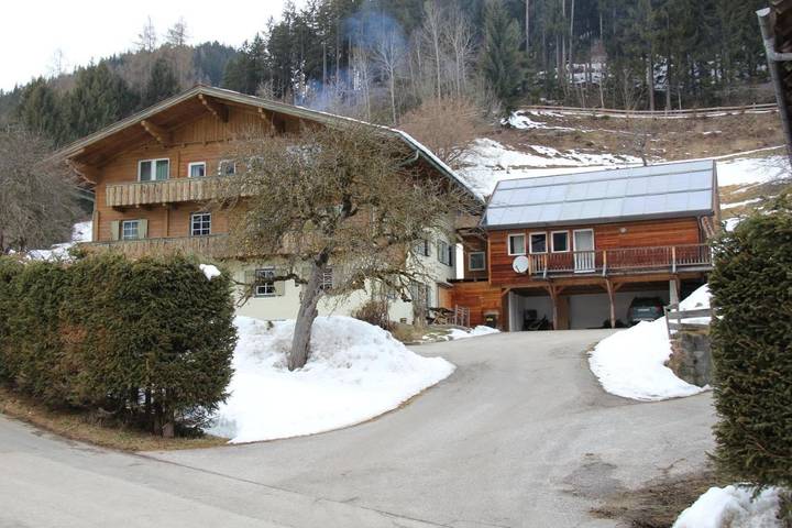 Chalet voor 10 personen, with Balkon and Terras as well as Tuin and Uitzicht in Schladming
