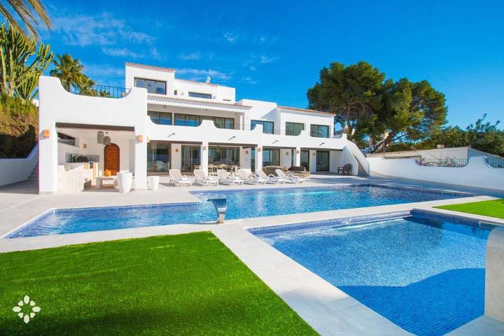 Chalet para 14 personas, con Terraza y Jardín además de Piscina y Sauna en Moraira