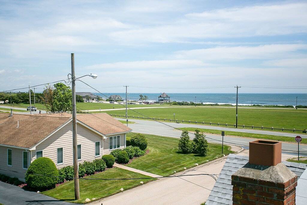 Schöne 3 Schlafzimmer, 3 Bäder gegenüber vom Strand in Narragansett, Washington County (RI)