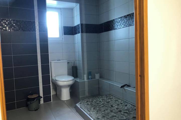 Appartement entier, Gîte neuf mer et montagne  Proche de tous commerces(9 km) in Ayherre, Région de Bayonne