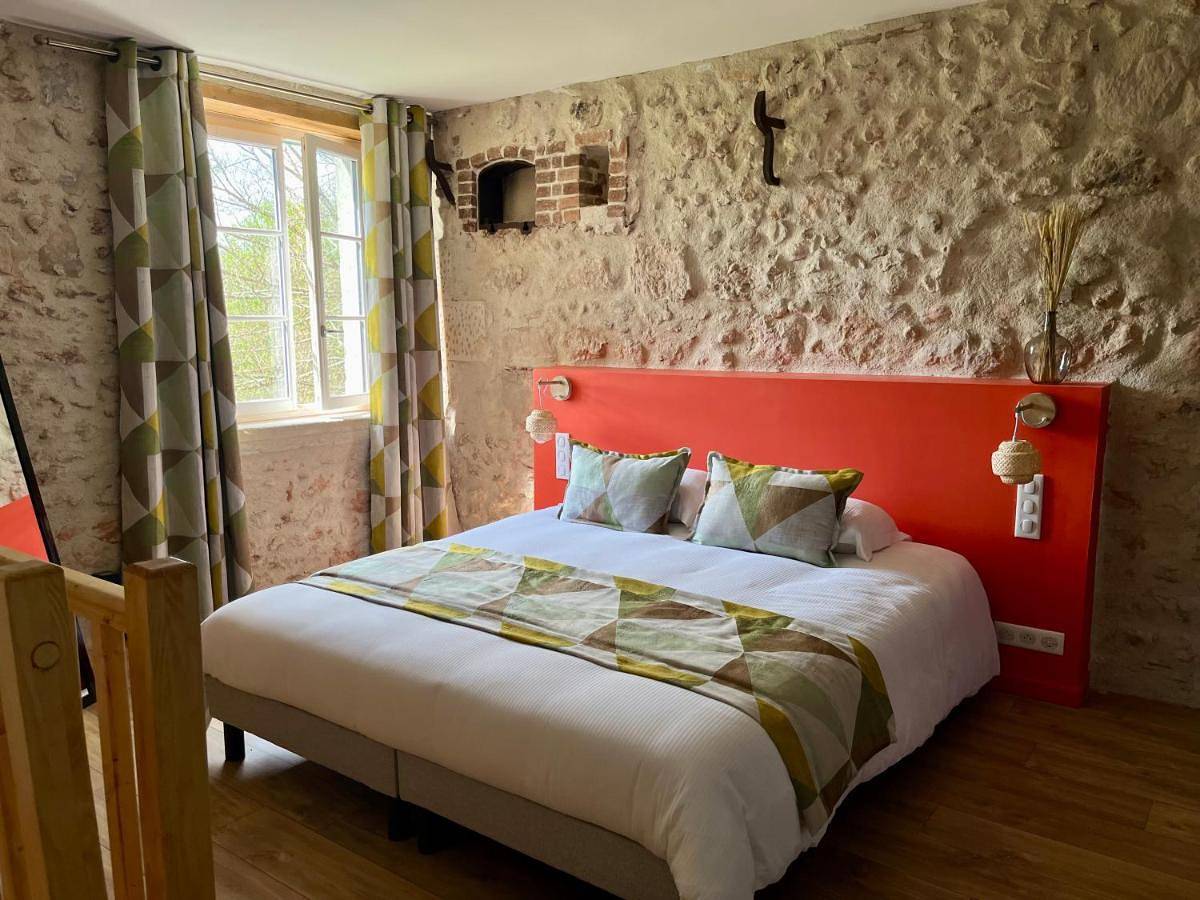 Le Moulin de Moquesouris - Chambres d'hôtes et table d'hôte in Nazelles-Négron, Région de Tours