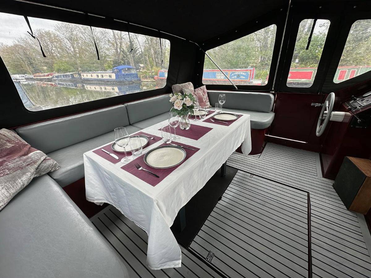 Mobile Home in Hillingdon, London