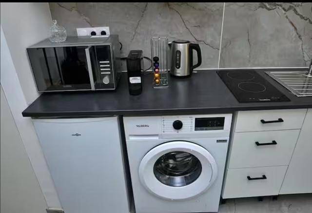 Appartement entier, Studio coquet proche de Lyon in Pont-de-Chéruy, Région de Vienne
