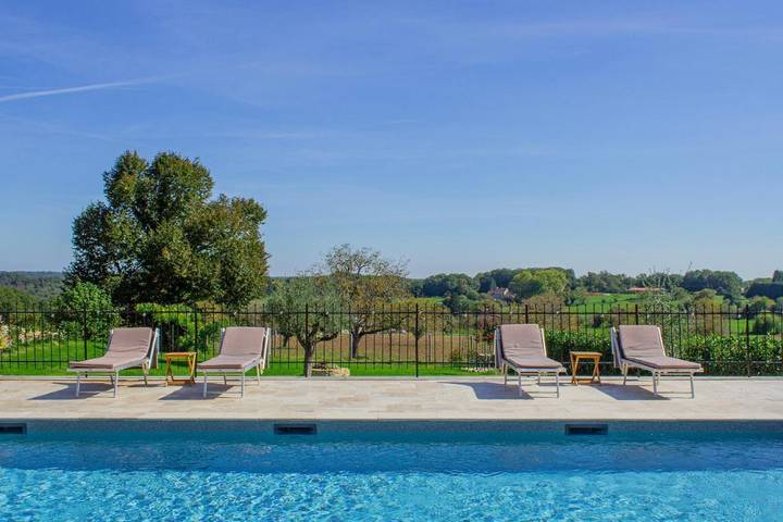 Location de vacances pour 8 personnes, avec vue ainsi que piscine et jardin à Mauzens-et-Miremont - 3