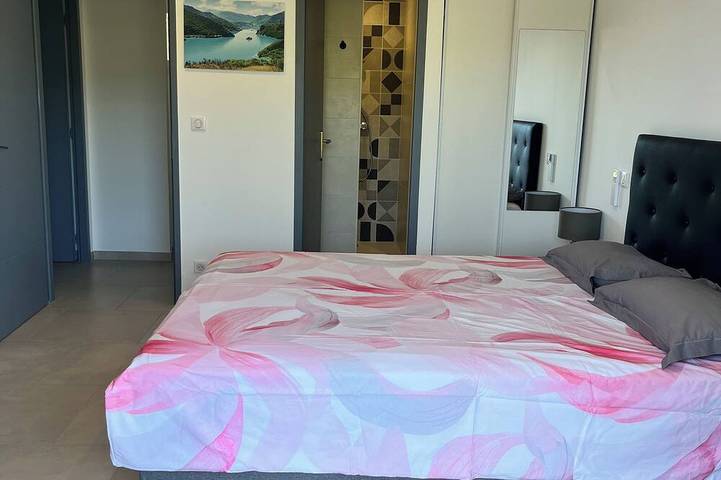 Villa Neuve de Charme à Cotignac 4 Suites Spacieuses Immersion Provençale in Cotignac, Región Brignoles