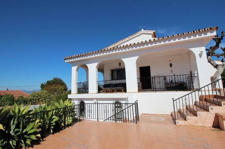Große private Villa in Alhaurin El Grande mit eigenem Pool und Spielzimmer in Alhaurín el Grande, Málaga Provinz