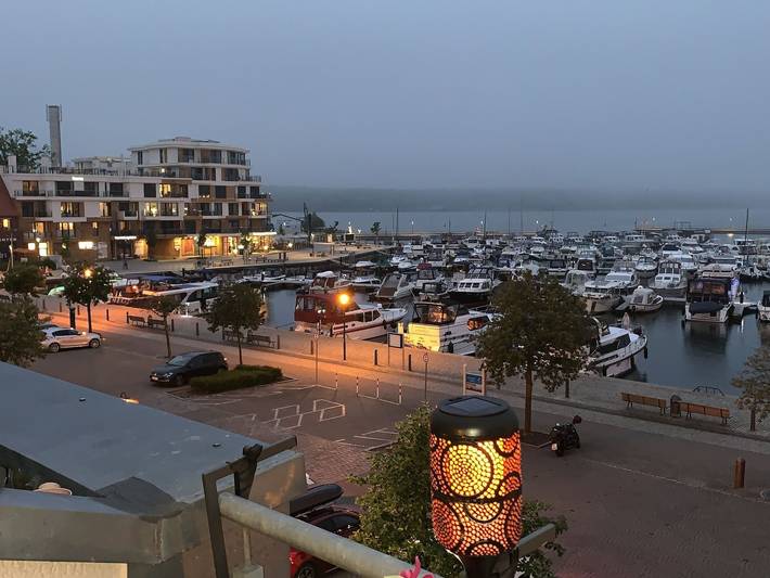 Ferienwohnung für 4 Personen, mit Balkon und Sauna sowie Seeblick in Waren (Müritz)