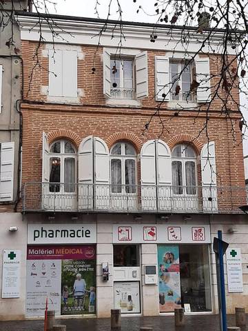 Gîte pour 11 personnes, avec balcon et vue dans Valence d'Agen
