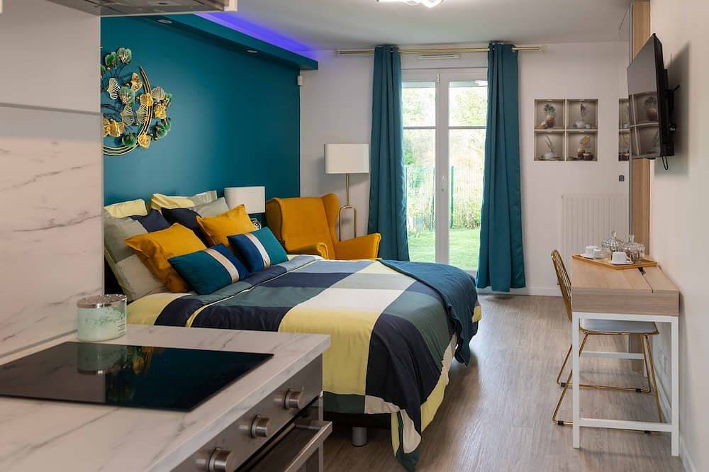 Appartement entier, Lilya House à 5mn de Carrè-sènart* Wifi*Parking Prive*Jardin Prive*Netflix*Prime in Saint-Pierre-du-Perray, Essonne
